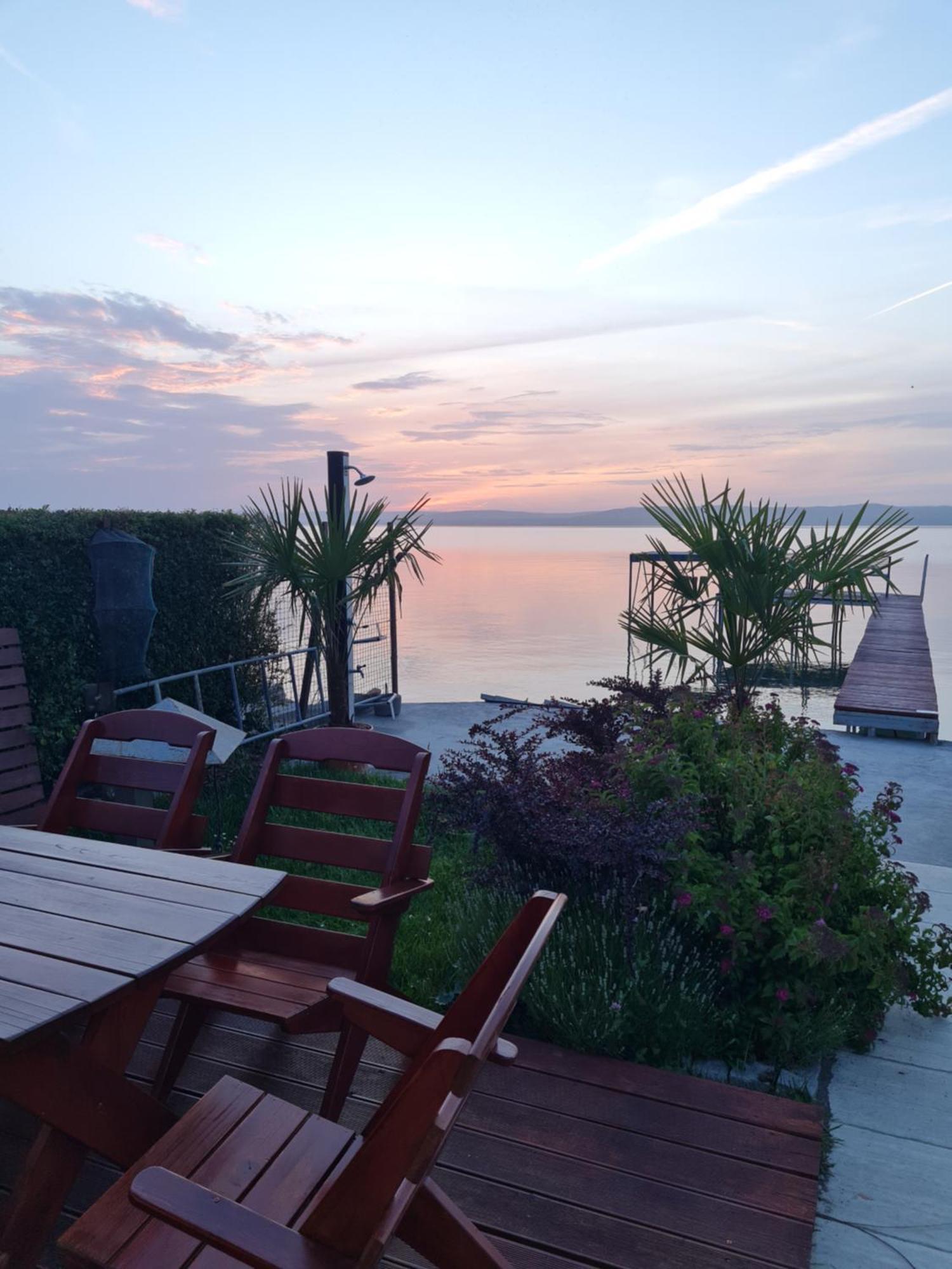 Flamingo Apartman Balatonszarszo Luaran gambar